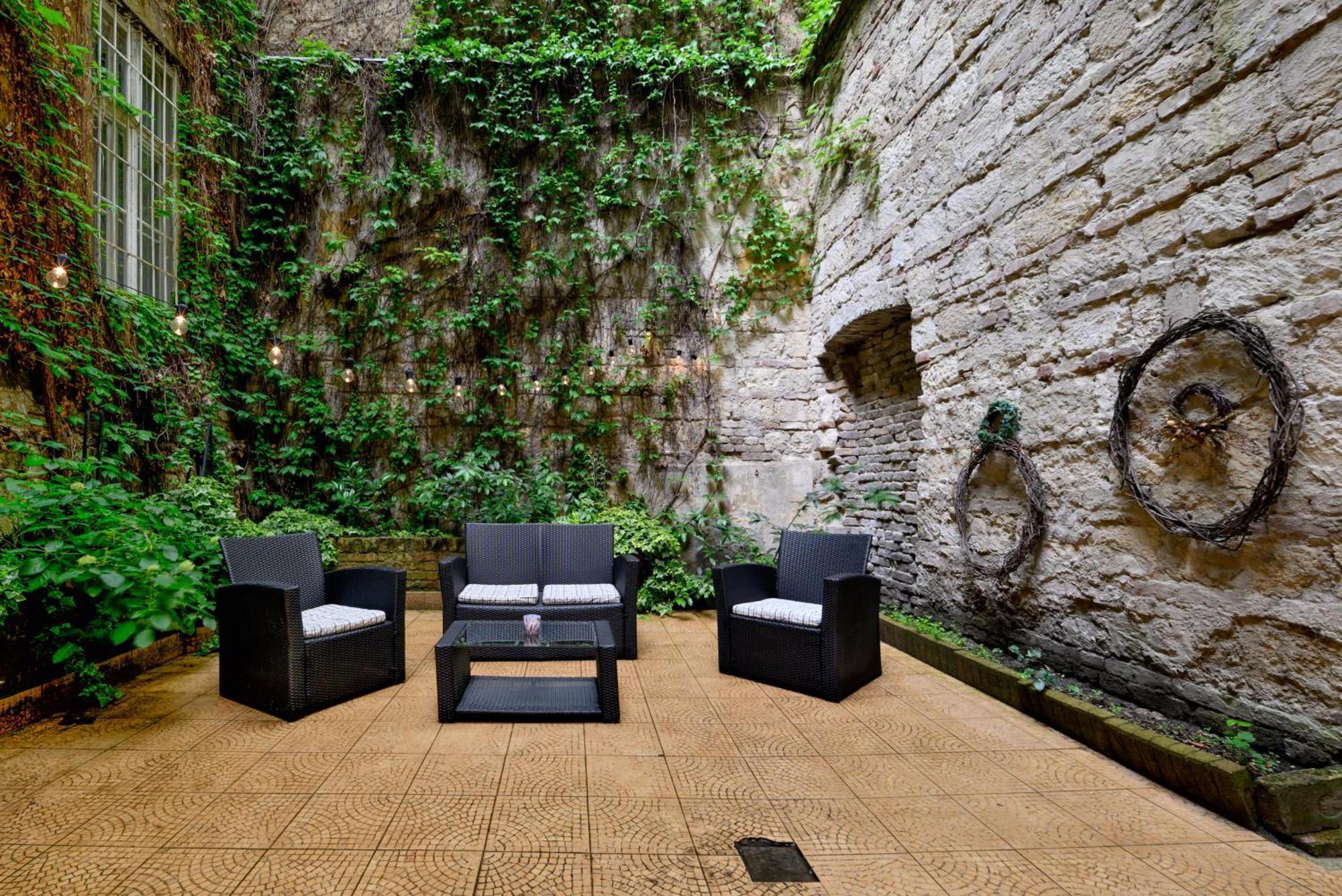 Apartment Museum With Large Terrace Budapest
